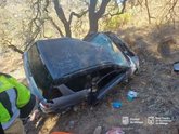 Foto: Dos heridos tras caer su vehículo por un desnivel de unos 50 metros en Málaga