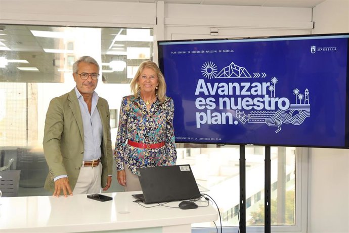 La alcaldesa de Marbella, Ángeles Muñoz, y el concejal José Eduardo Díaz