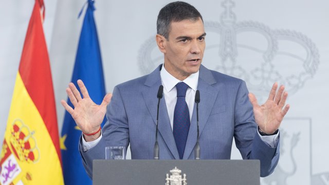 El presidente del Gobierno, Pedro Sánchez, durante una rueda de prensa posterior al Consejo de Ministros, en el Palacio de la Moncloa, a 6 de octubre de 2026, en Madrid (España).