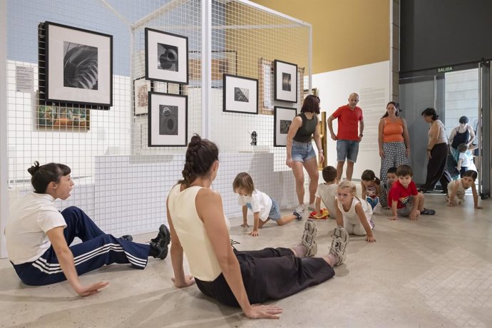 El IVAM invita a las familias a descubrir el arte contemporáneo a través de la danza, la luz y el color