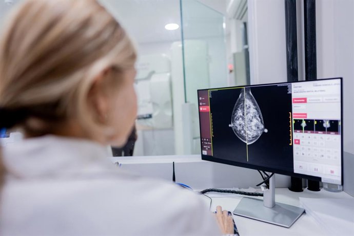 Archivo - Arquivo - Um medicamento para interromper a lactação após o parto poderia reduzir o risco de câncer de mama, segundo estudo internacional