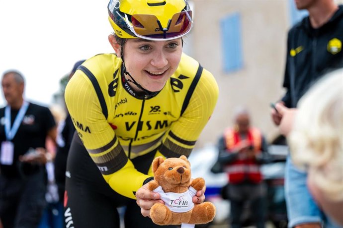 Archivo - La ciclista neerlandesa Maud Oudeman antes de disputar la etapa 6 del Beauchastel - Privas.