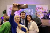 Foto: Mañueco reivindica a las mujeres rurales que "mantienen vivos los pueblos" y "abren camino"
