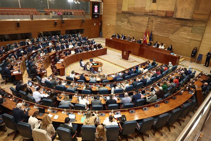 Hemiciclo durante el pleno de la Asamblea de Madrid, a 8 de octubre de 2026, en Madrid (España). La Asamblea de Madrid celebra el primer Pleno desde que el presidente del Gobierno oficializara la convocatoria de elecciones generales para el 29 de noviembr