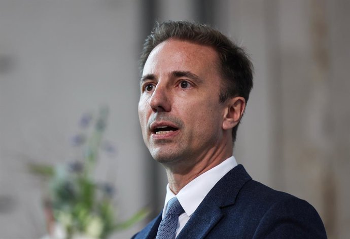 Archivo - EL consejero delegado de Opel, Florian Huettl