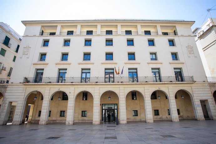 Archivo - Arxiu - Façana de l'Audiència Provincial d'Alacant