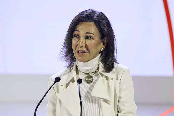 Archivo - June 11, 2024, Madrid, Madrid, Spain: ANA BOTIN attends the closing of the 'Euros De Tu Nomina' project  at the Ă’El SolarucoÓ Training Center of Grupo Santander City