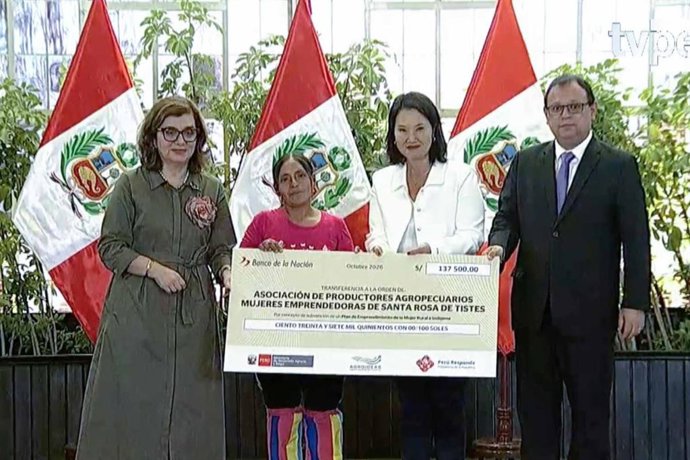 Perú.- Presidenta entrega cheques de cofinanciamiento por S/ 10 millones para mujeres