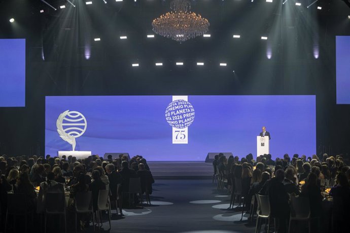 El Rey Felipe VI interviene durante la entrega del 75 Premio Planeta de Novela, a 15 de octubre de 2026, en Barcelona. 