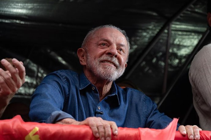 11 de outubro de 2026, São Paulo, São Paulo, Brasil: São Paulo, Brasil. 11 de outubro de 2026. O presidente do Brasil, Luiz Inácio Lula da Silva (PT), participa de um comício com seus apoiadores em São Paulo, Brasil, em 11 de outubro de 2026.