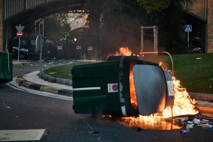 Disturbios en las protestas contra un acto organizado por Vito Quiles, en el Parque Yamaguchi, a 15 de octubre de 2026, en Pamplona, Navarra (España). 