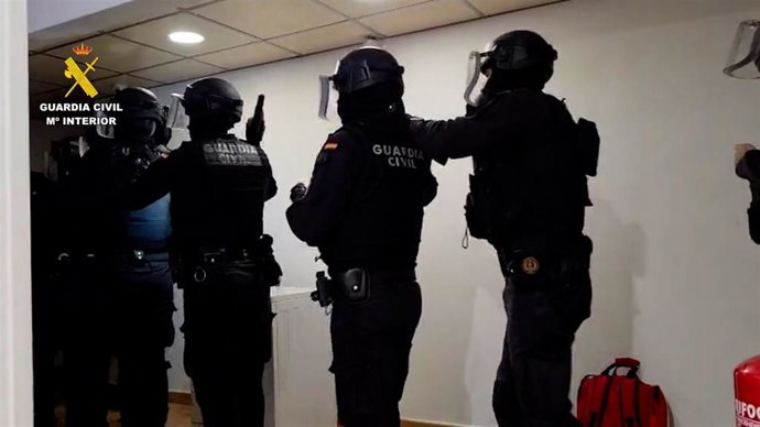 Entrada y registro de la Guardia Civil