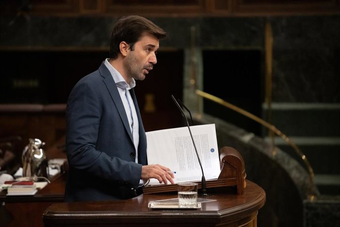Archivo - El diputado de Podemos Javier Sánchez Serna interviene durante una sesión plenaria, en el Congreso de los Diputados, a 15 de septiembre de 2026, en Madrid (España). 