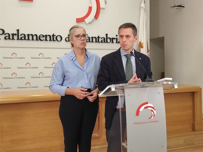 El portavoz parlamentario del PSOE de Cantabria, Mario Iglesias