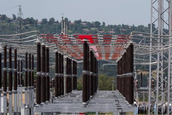 Archivo - Una subestación eléctrica