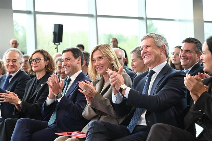 El Lehendakari, Imanol Pradales, del acto celebrado en el AIC-Automotive Intelligence Center,