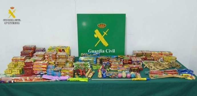 La Guardia Civil de Ourense se incauta de más de 10.000 artículos pirotécnicos durante las fiestas patronales de varias localidades de Ourense