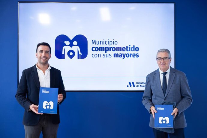 El presidente de la Diputación de Málaga, Francisco Salado, presenta la Red de Municipios Comprometidos con sus Mayores.
