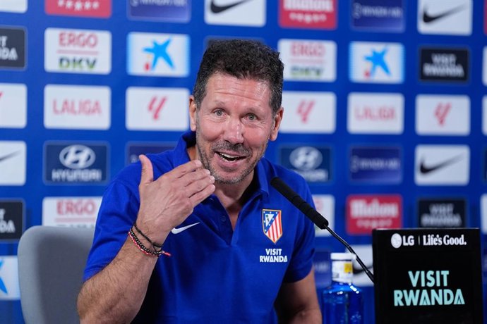 Archivo - Arquivo - Diego Pablo Simeone, técnico do Atlético de Madrid, participa de sua coletiva de imprensa durante um treino do Atlético de Madrid antes da partida da Liga Espanhola, LaLiga EA Sports, contra o Sevilla FC na Cidade Esportiva Wanda Atlét