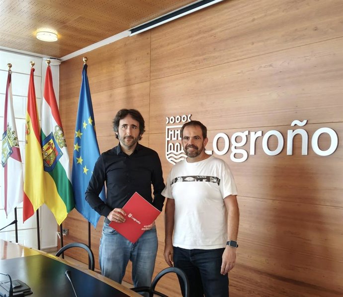 Los concejales del PSOE Álvaro Foncea e Iván Reinares