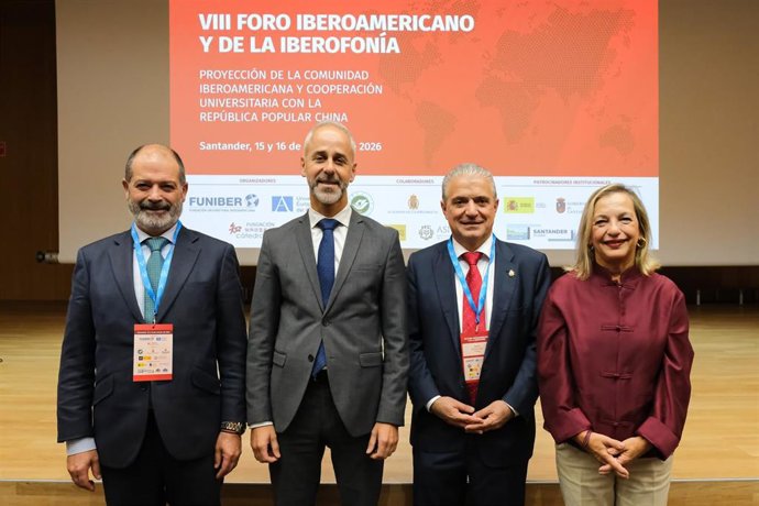 El consejero de Educación, Formación Profesional y Universidades, Sergio Silva, asiste a la apertura del VIII Foro Iberoamericano y la Iberofonía.