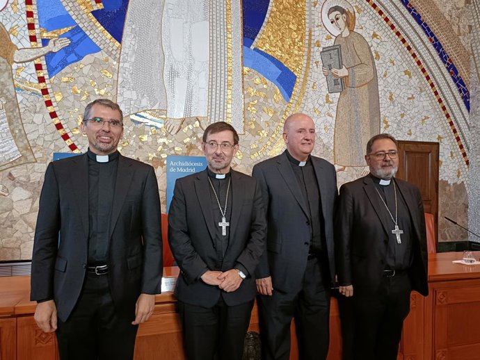 El arzobispo de Madrid, José Cobo, y sus obispos auxiliares Andrés Martínez, Fernando Murga y Vicente Martín.