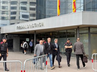 Santiago Laiglesia abandonant els Jutjats de Sabadell 