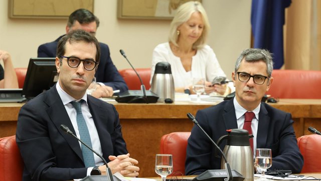 El vicepresidente primero y ministro de Economía, Carlos Cuerpo, y el ministro de la Presidencia, Félix Bolaños