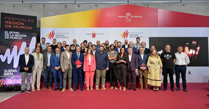 El jefe del Ejecutivo autonómico, Fernando López Miras, clausura la jornada de presentación del estudio sobre la relevancia económica e impacto social, cultural y ambiental de la marca ‘Festivales Región de Murcia’