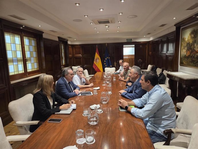 Los representantes ganaderos de UPA, reunidos ayer en la sede del Ministerio de Agricultura