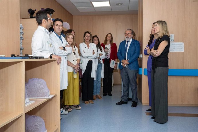 La presidenta de la Junta, María Guardiola, se reúne en Badajoz con la Asociación Oncológica Extremeña y la Asociación Española contra el Cáncer de Cáceres y Badajoz