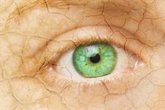 Foto: Experto recuerda que el ojo seco afecta a casi dos de cada tres mujeres en la perimenopausia o postmenopausia