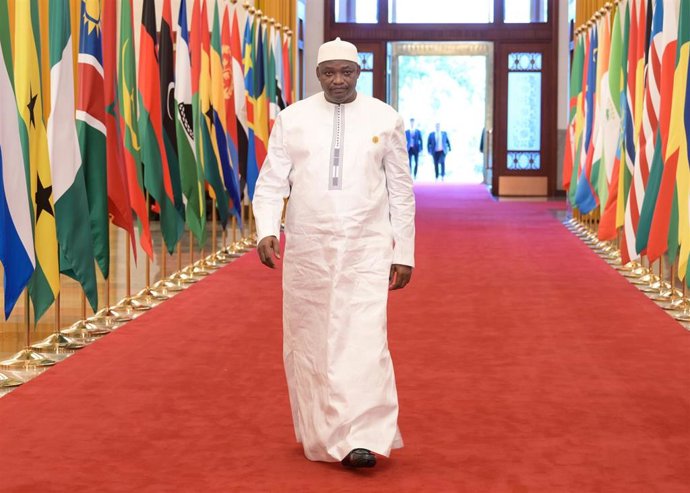 Archivo - El presidente de Gambia, Adama Barrow, llega a la cumbre de cooperación económica China-África en Pekín (China)
