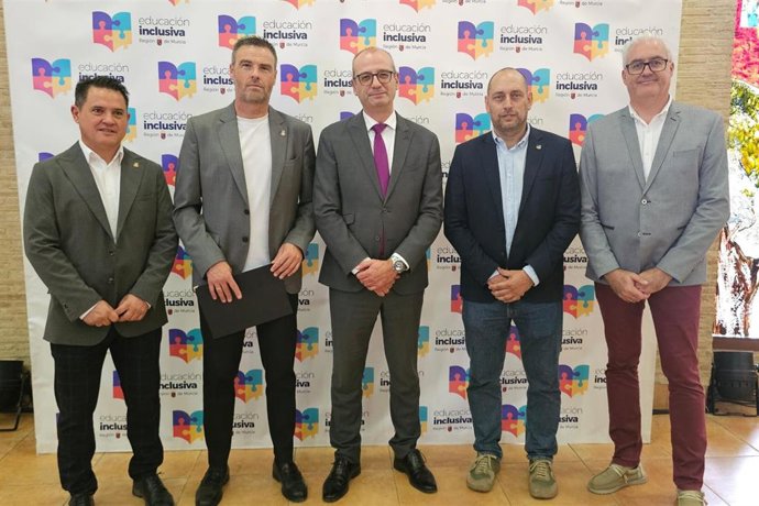 Más de 200 profesionales de la educación se dan cita hoy y mañana en el III Congreso Nacional de Escuelas Rurales, que se celebra en Caravaca de la Cruz