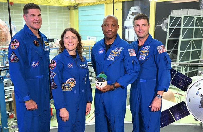 Archivo - 14 July 2026, Bremen: The astronauts of the Artemis II mission Jeremy Hansen, mission specialist of the Canadian Space Agency (CSA), Christina Koch, mission specialist, Victor Glover, pilot,  and Reid Wiseman, commander, stand for interviews at 