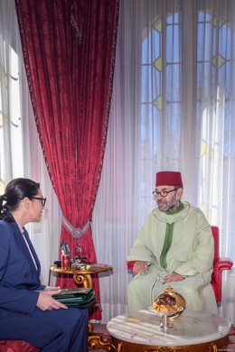 El Rey Mohamed VI recibe a la Jefa del Gobierno encargada de la formación del nuevo gobierno, Fatima Ezzahra El Mansouri, en el Palacio Real de Rabat, a 14 de octubre de 2026, en Rabat (Marruecos).