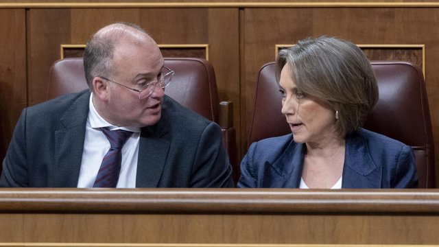Archivo - El secretario general del PP, Miguel Tellado, y la secretaria general del PP, Cuca Gamarra.