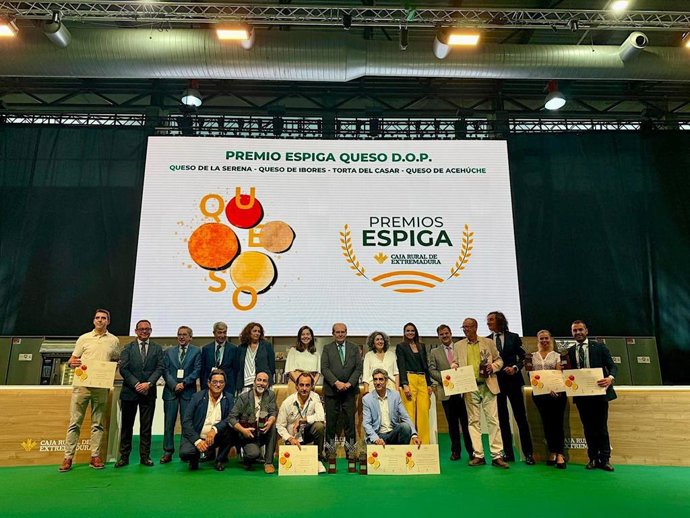 Foto de Familia de los quesos ganadores de los Premios Espiga.