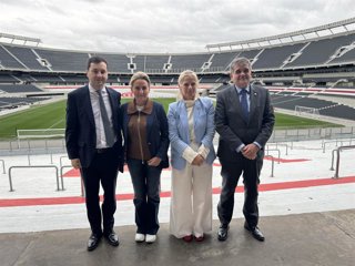 La ministra Milagros Tolón visita el estadio Monumental de Buenos Aires (Argentina).
