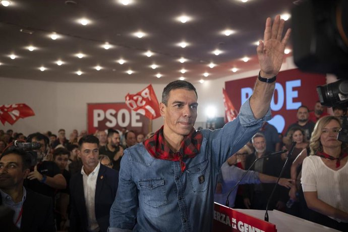 O secretario xeral do PSOE e presidente do Goberno, Pedro Sánchez, durante un acto dos socialistas aragoneses, no Hotel Iberus, a 14 de outubro de 2026, en Zaragoza, Aragón (España).