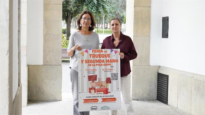 La concejala de Comercio y Hostelería, Movilidad y Transporte Público, Patricia Antuña y la técnico municipal, Amelia Areces.