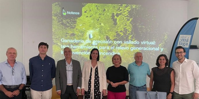 La Diputación de Málaga y la Junta de Andalucía analizan el vallado virtual en la ganadería como herramienta para la prevención de incendios y el relevo generacional