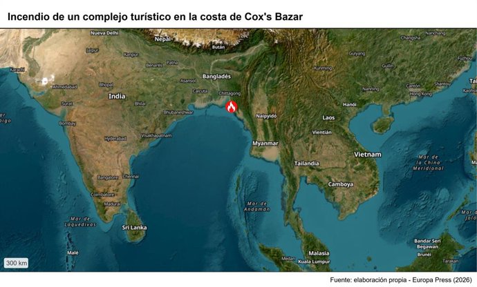 Incendi d'un complex turístic en la costa de Coix's Basar, Bangladesh