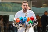 Foto: Barbón elogia la "enorme generosidad" de Mínguez y celebra el pacto de la izquierda para el Senado