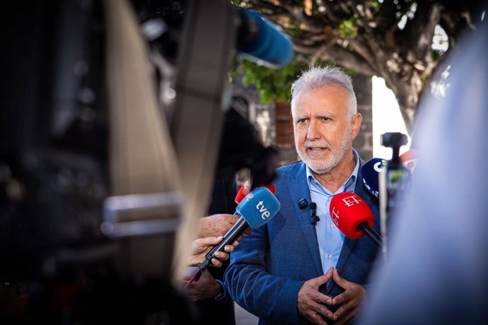 Archivo - Arquivo - AMPL. – Torres garante o “compromisso” com a “Agenda Canária”, mas pede a Clavijo que atue dentro de suas competências