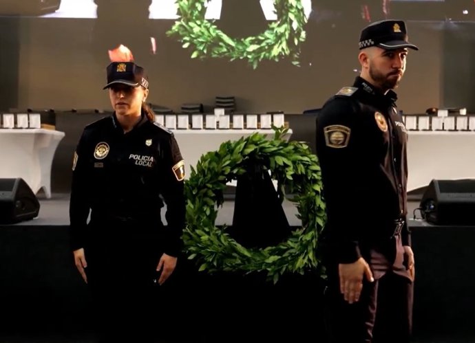 Catarroja homenajea a las víctimas de la dana y reconoce con 1.300 medallas a quienes "hicieron suyo el dolor"