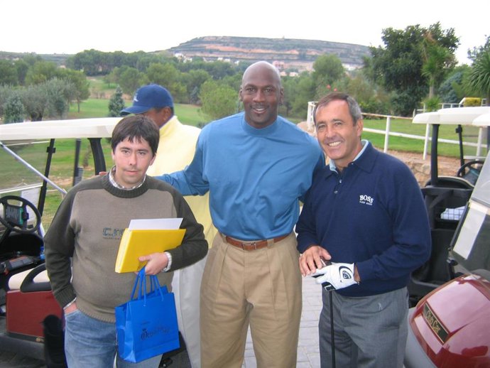 Archivo - Ander Azcárate, uno de los que presentarán su fotolibro, junto a Michael Jordan y Seve Ballesteros.