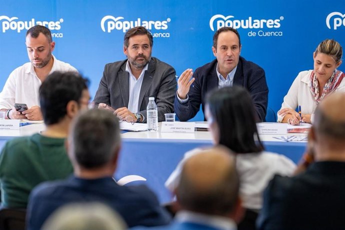 Reunión de alcaldes y portavoces y en la Comisión Transitoria del PP de Cuenca.