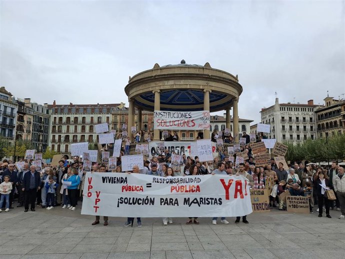 Concentración de afectados por la promoción de VPO de Maristas.