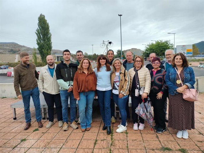 Representación PSOE en la concentración para exigir que se acabe la variante de Sabiñánigo.